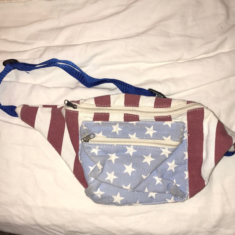 Patriotic Red White & Blue Fanny Pack Francesca’s